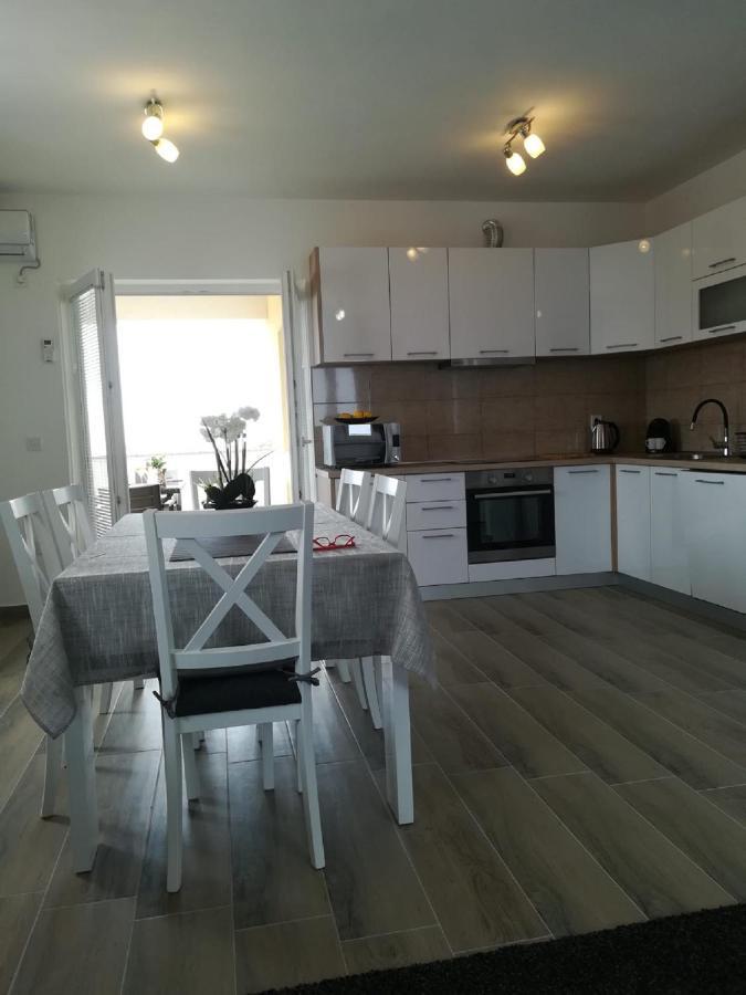 Apartment Villa Bijele Stijene Карлобаг Екстер'єр фото