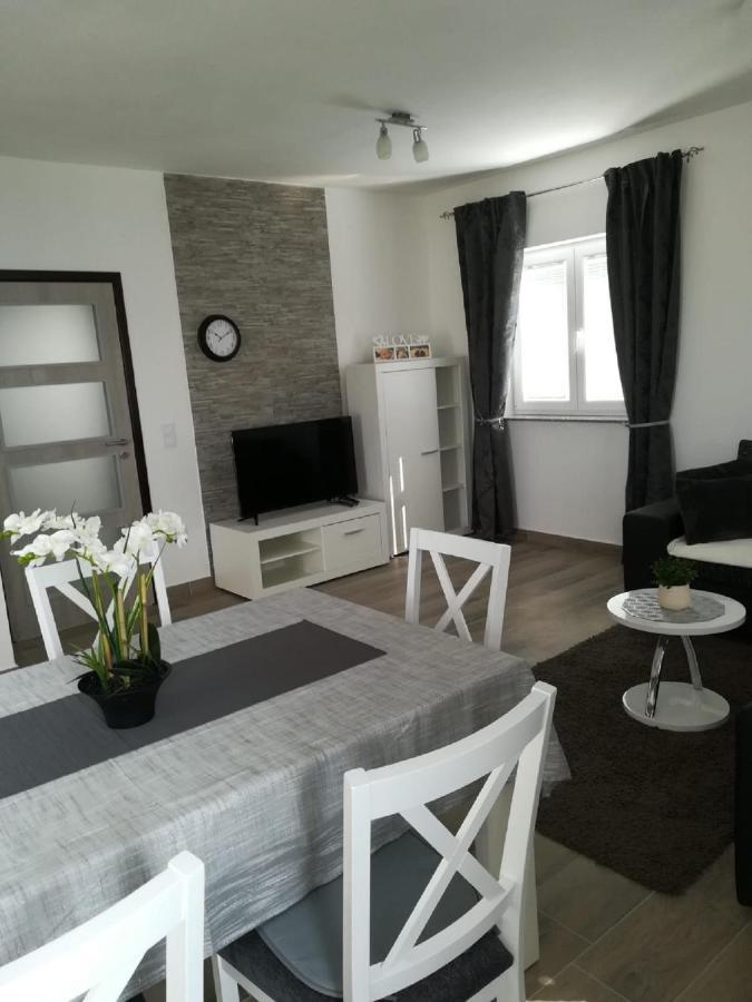 Apartment Villa Bijele Stijene Карлобаг Екстер'єр фото